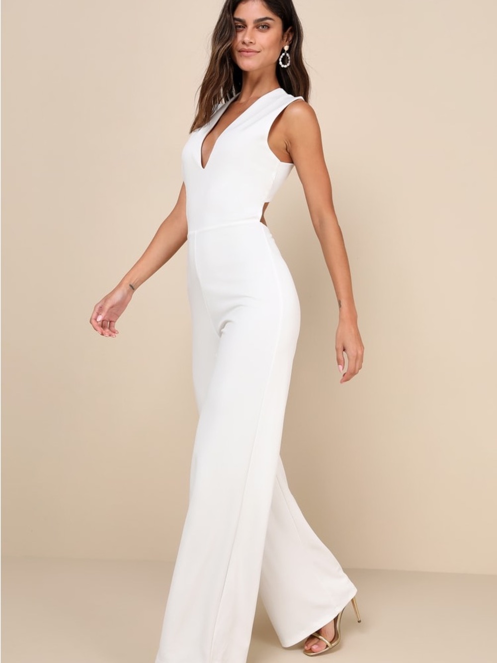 Lulu's White V-Neck Wide-Leg Sleeveless Jumpsuit